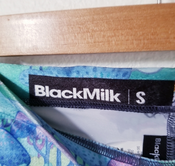 Blackmilk Into the Woods Velvet Cropped Leggings - Picture 8 of 12